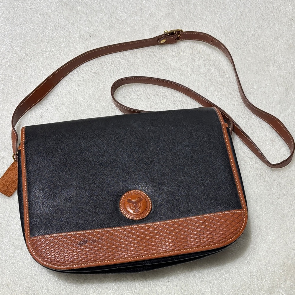 Vienti Black and Brown Crossbody Bag